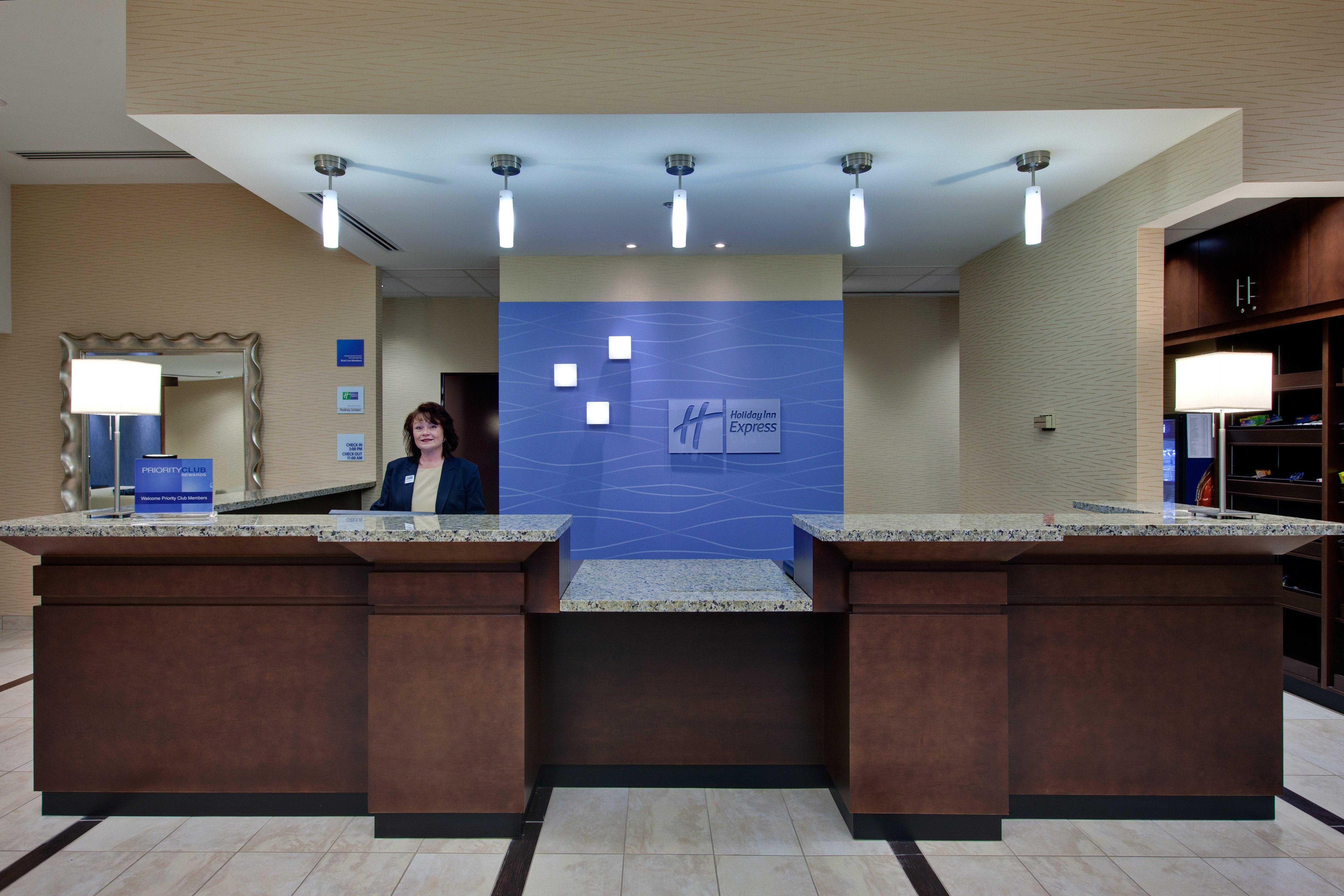 Holiday Inn Express Hotel & Suites Chatham South By Ihg מראה חיצוני תמונה