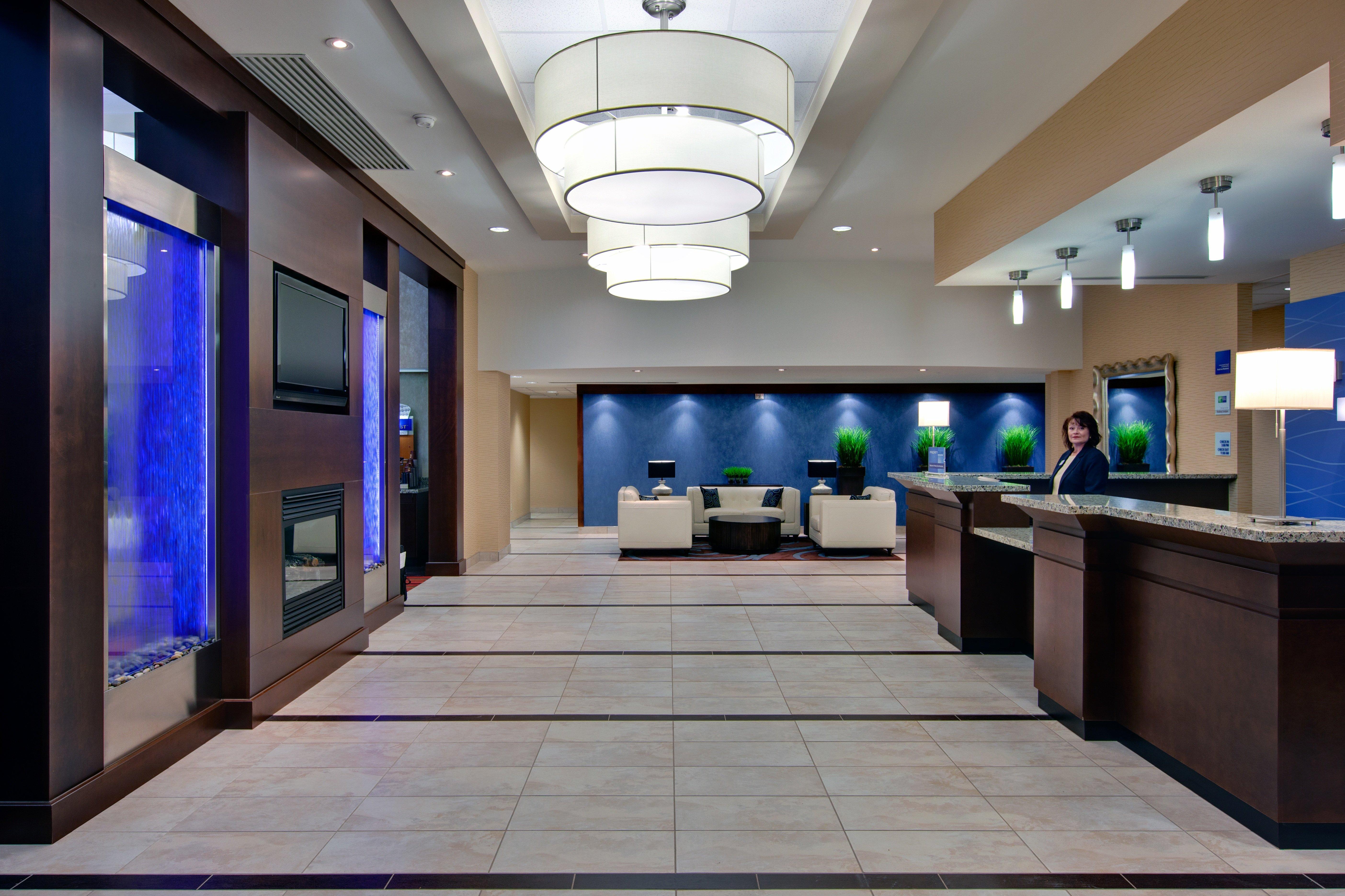 Holiday Inn Express Hotel & Suites Chatham South By Ihg מראה חיצוני תמונה