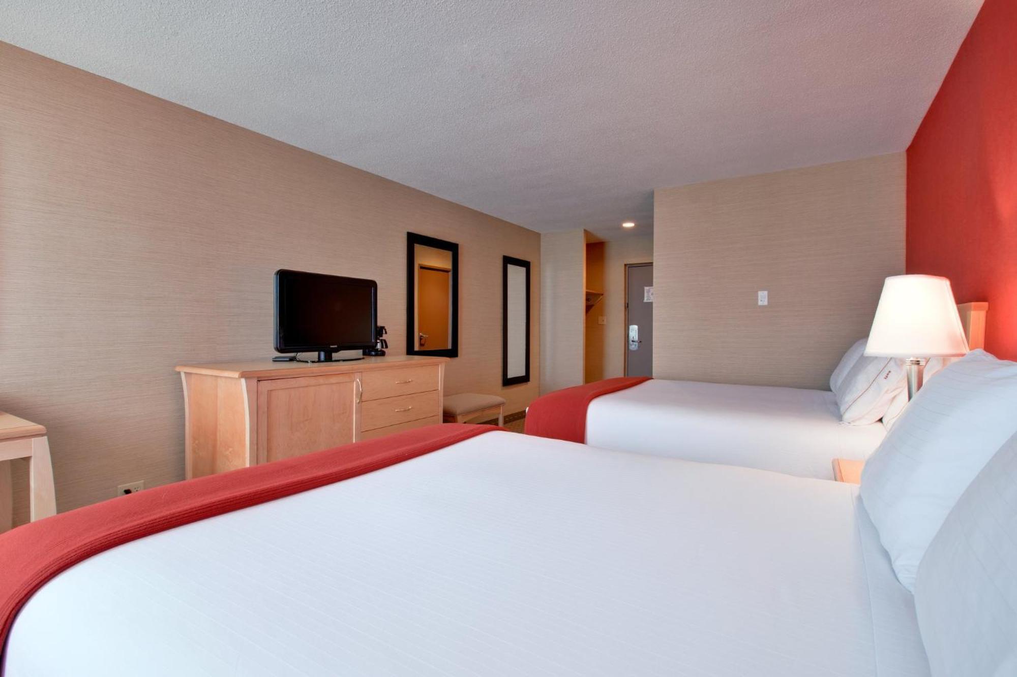 Holiday Inn Express Hotel & Suites Chatham South By Ihg מראה חיצוני תמונה