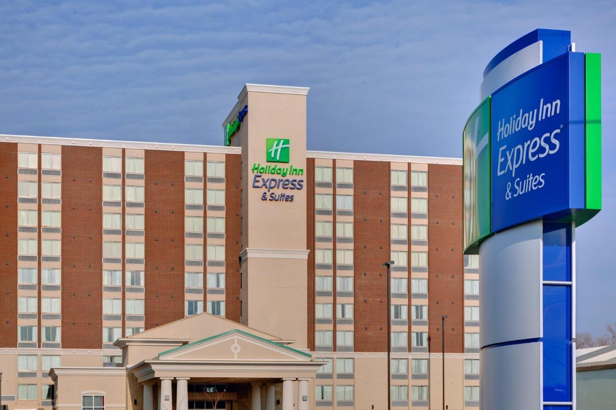 Holiday Inn Express Hotel & Suites Chatham South By Ihg מראה חיצוני תמונה