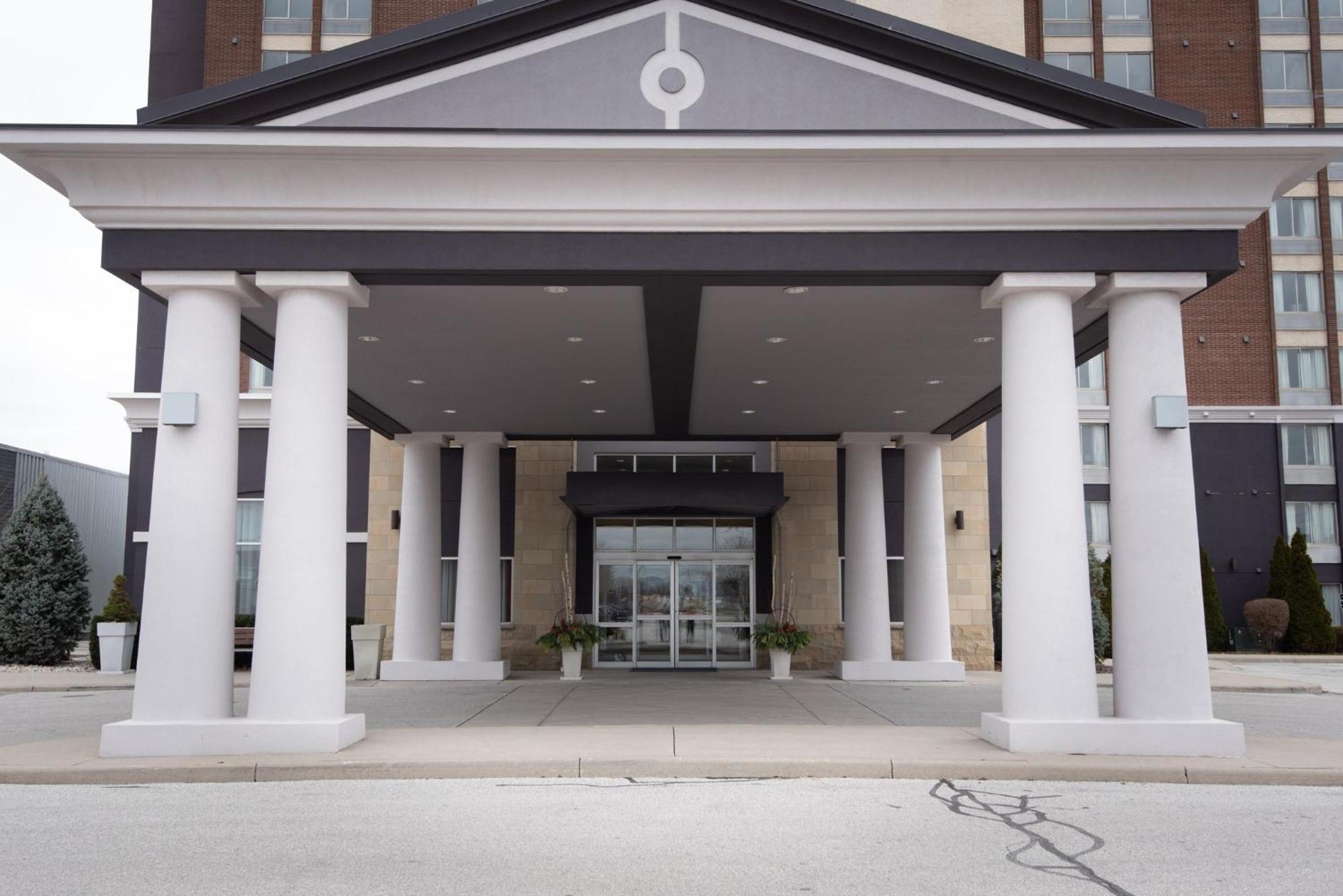 Holiday Inn Express Hotel & Suites Chatham South By Ihg מראה חיצוני תמונה