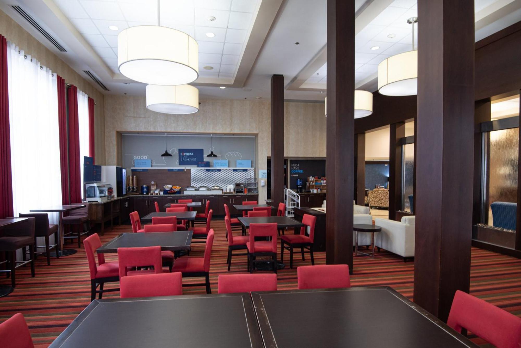 Holiday Inn Express Hotel & Suites Chatham South By Ihg מראה חיצוני תמונה